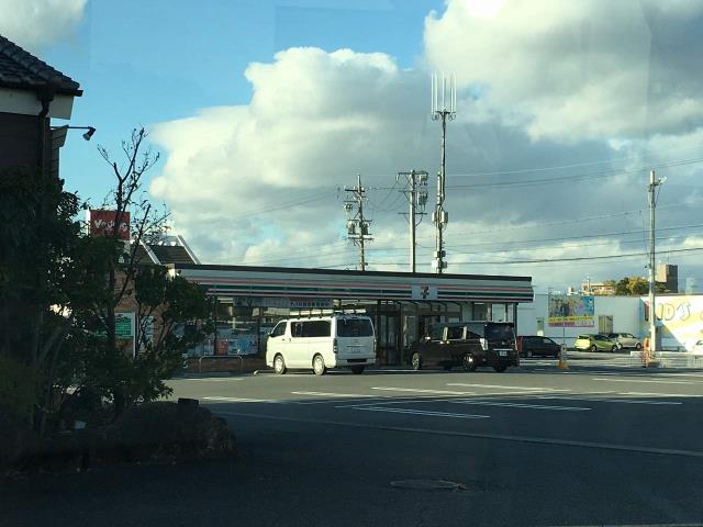 コンビニ　セブンイレブン（コンビニ）まで624m