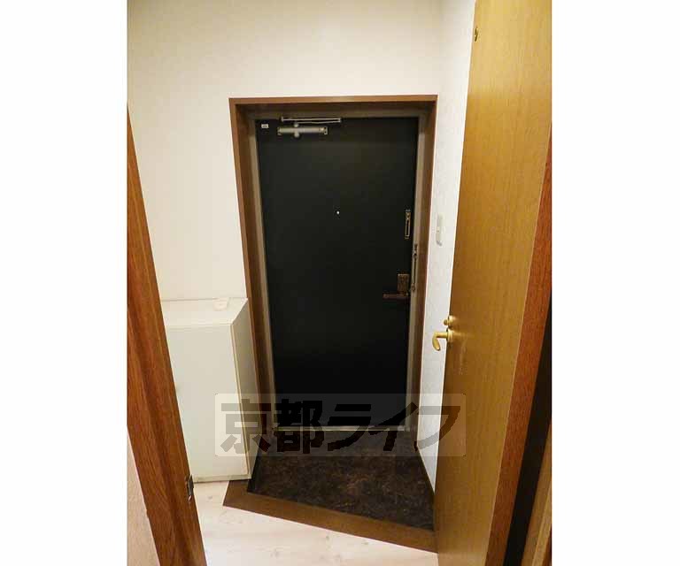 玄関　広々とした玄関です。