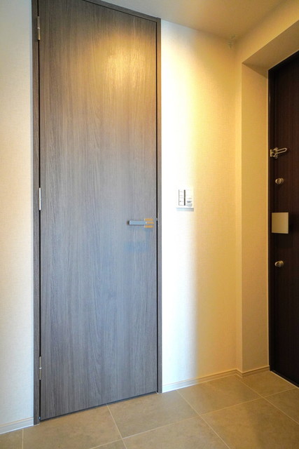 玄関　※写真は同タイプ住戸です。