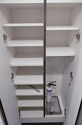 玄関　※別部屋の参考写真です。