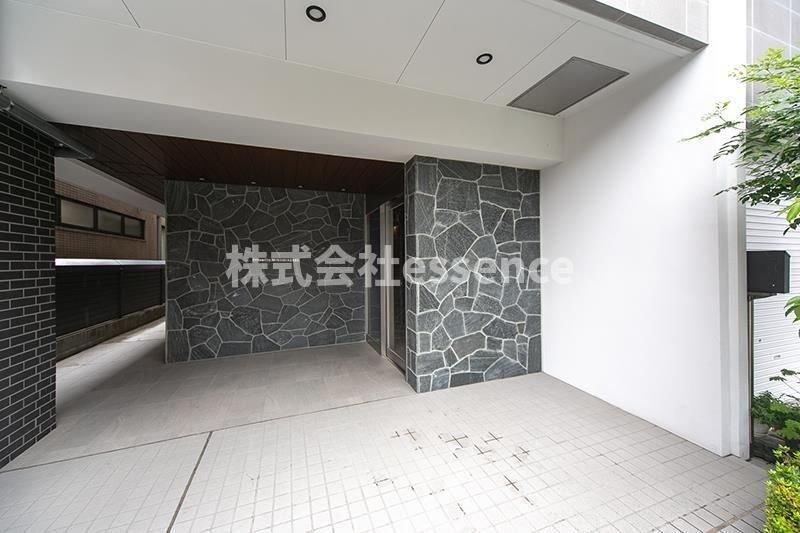 エントランス　弊社ではオンライン対応・現地対応可能です♪