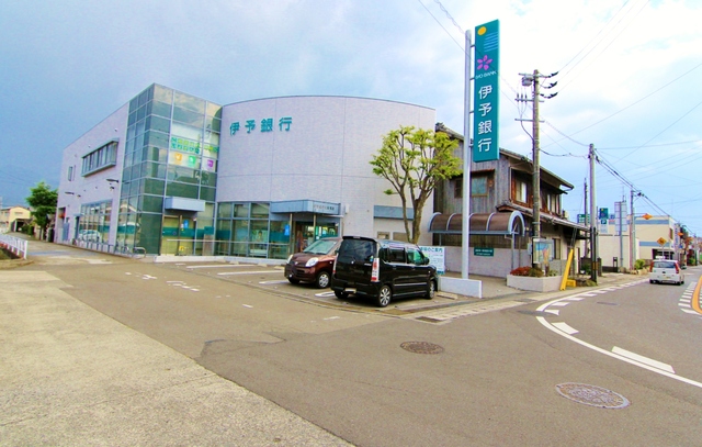 銀行　伊予銀行北条支店（銀行）まで500m