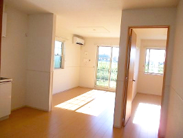 居室・リビング　こちらのリビングで趣味の時間をお楽しみください