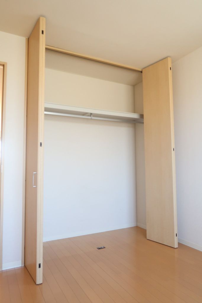 収納　北側洋室収納です