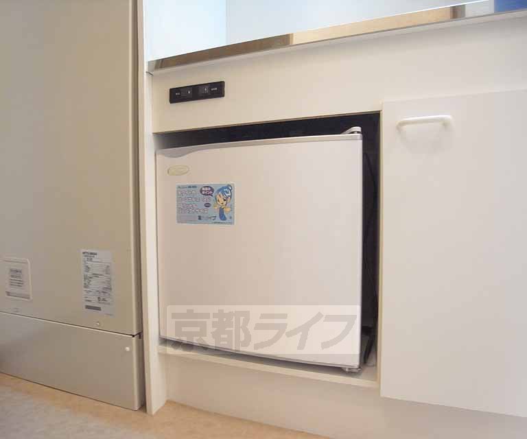 その他設備　備え付けの冷蔵庫です。
