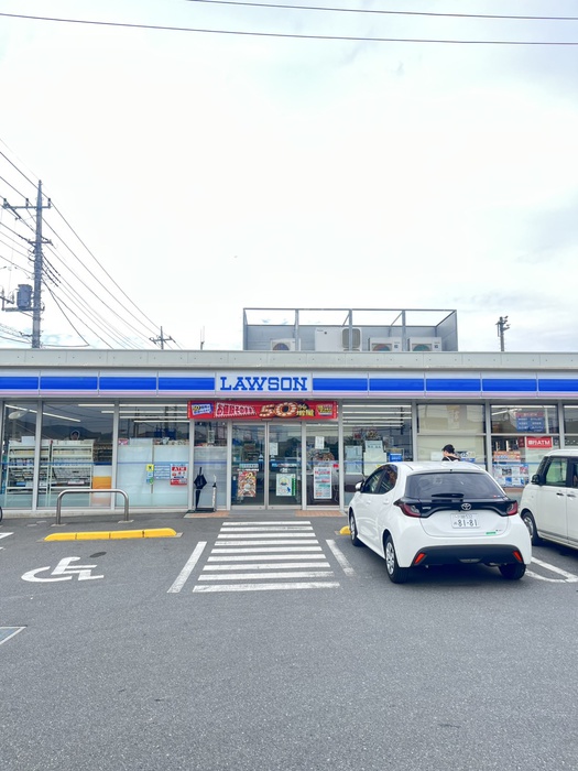 コンビニ　ローソン毛呂山長瀬店（コンビニ）まで241m
