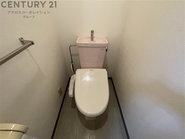 トイレ　温水洗浄便座つきでおすすめです