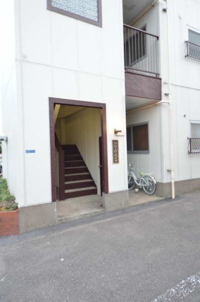 エントランス　入口はこちら