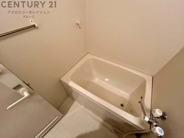 バス・シャワールーム　シンプルで機能的なユニットバスです♪