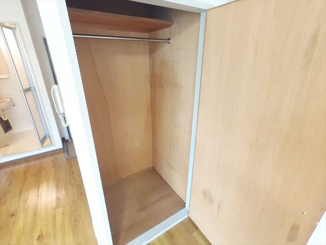 収納　クローゼットタイプに改装した使い易い収納