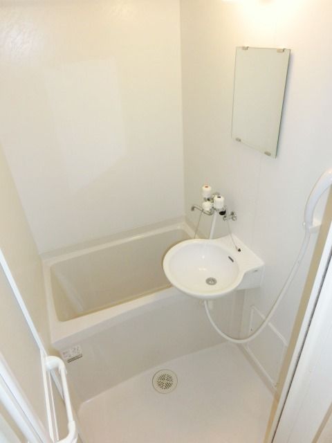 バス・シャワールーム　キレイなバスルーム！