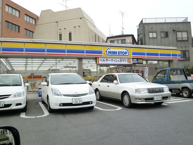 コンビニ　ミニストップ（コンビニ）まで400m
