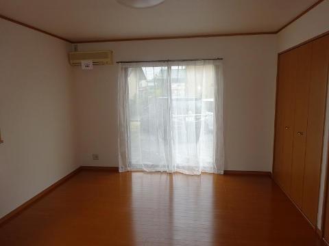 居室・リビング　室内