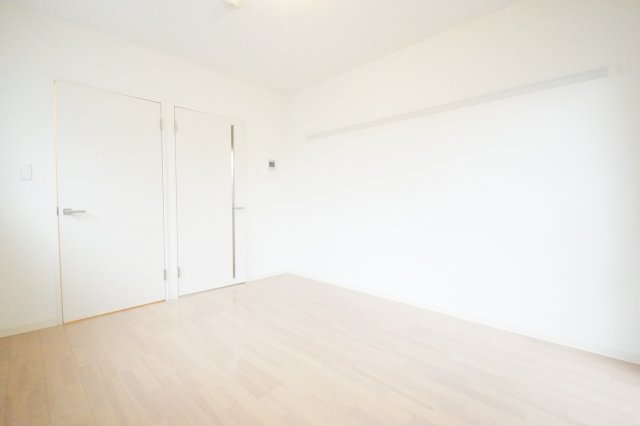 その他部屋・スペース　清潔感のあるフローリングのお部屋です