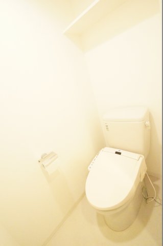トイレ　温水洗浄便座付のトイレ