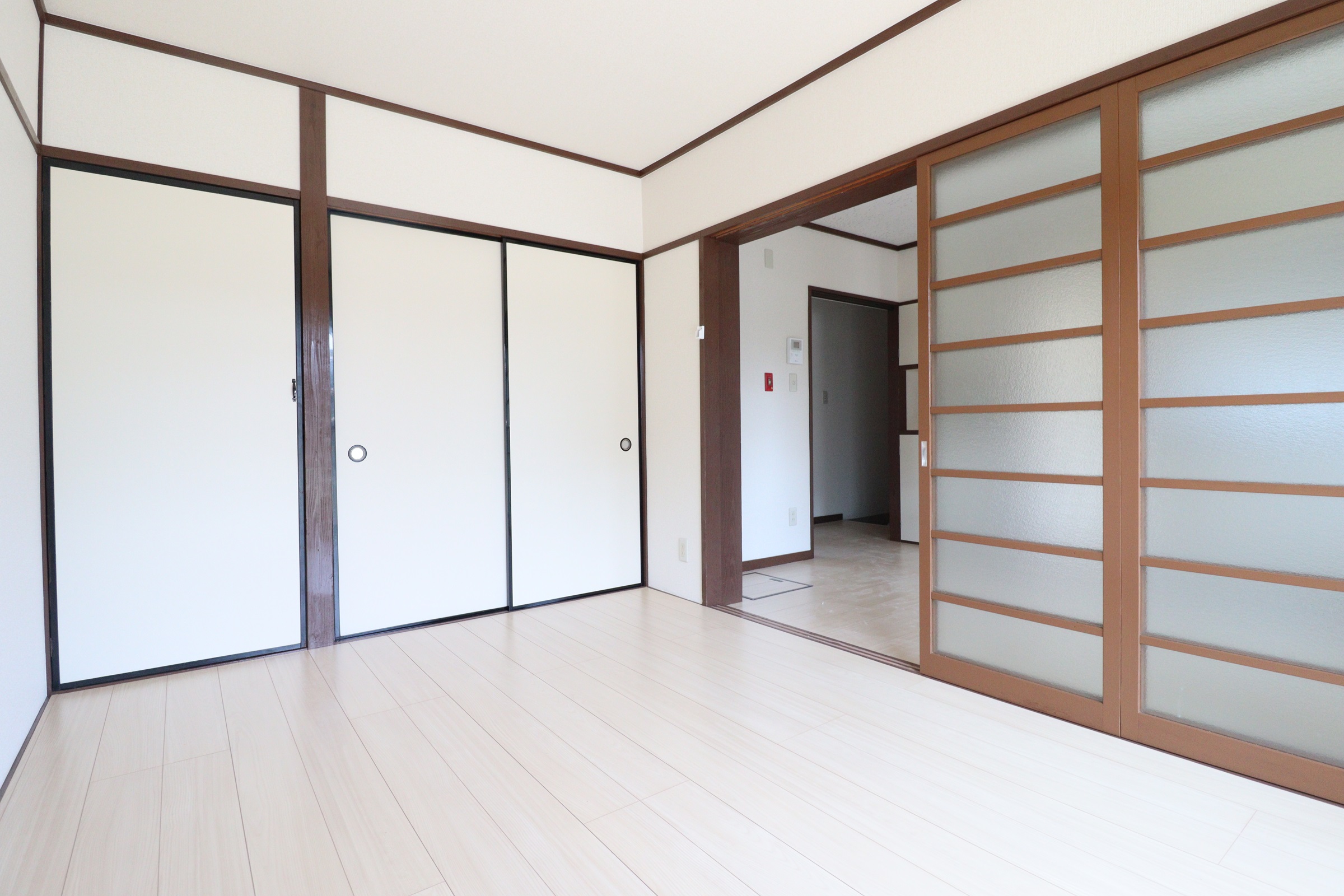 クレメント佐野の居間写真