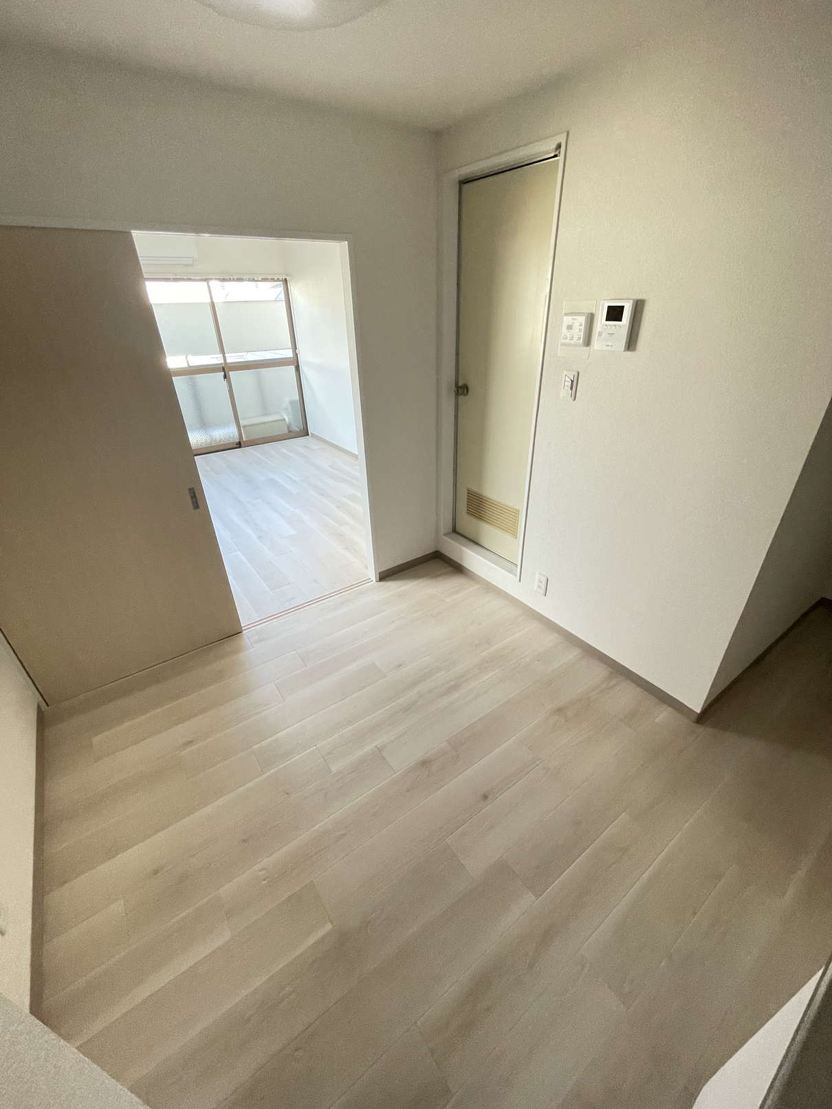 洗面設備　※同物件別号室の参考写真です。