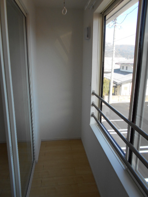 バルコニー　南面サンルーム（２．０畳）・照明設備あり