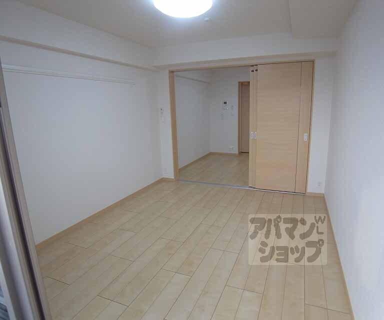 居室・リビング　広々とした洋室！