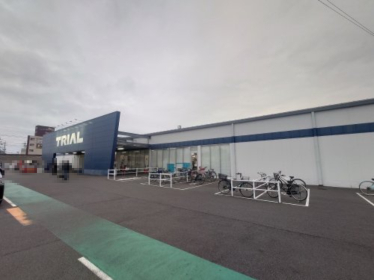 スーパー　ＴＲＩＡＬ　岐南八剣店（スーパー）まで896m