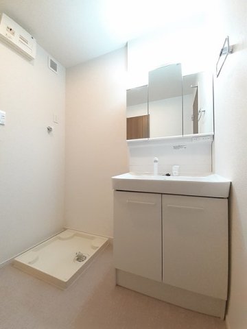 洗面設備　広い洗面スペース