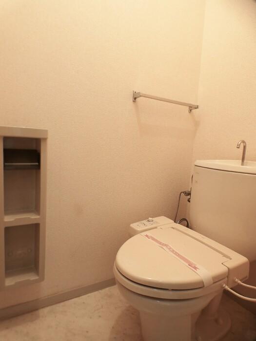 トイレ　温水洗浄暖房便座