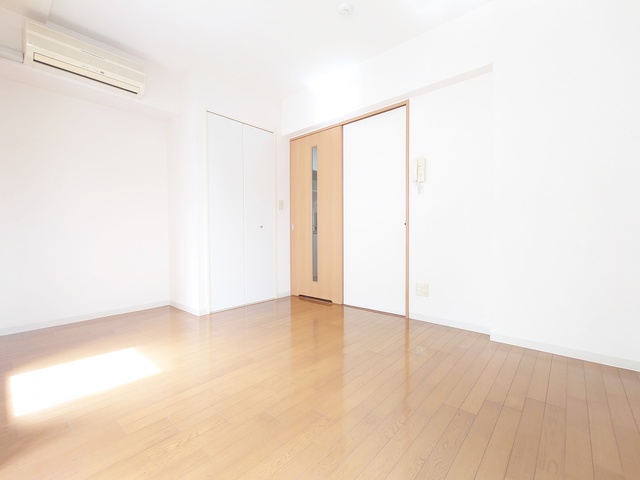 その他部屋・スペース　窓側からのアングルです☆