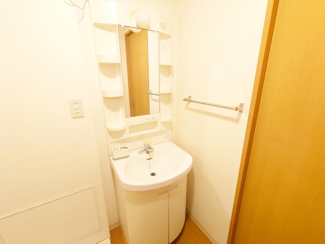 洗面設備　嬉しい独立洗面台です☆