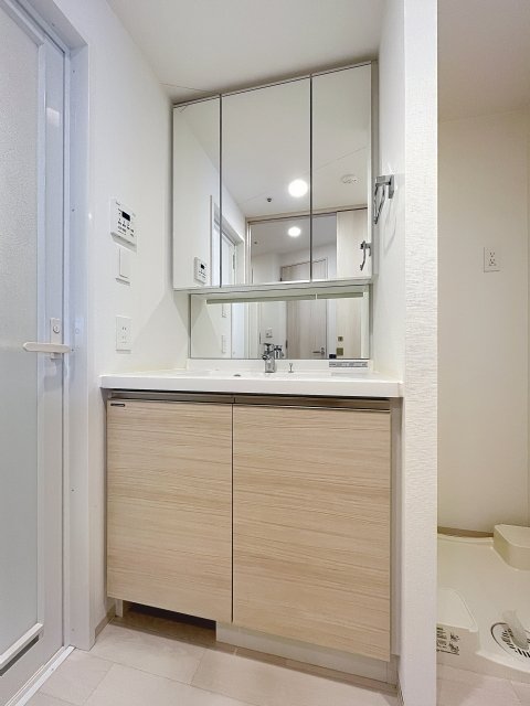 洗面設備　独立洗面台です