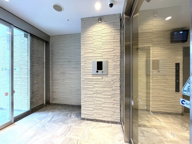 エントランス　建物の内部です