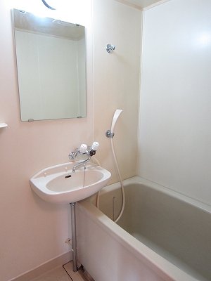 バス・シャワールーム　日々の疲れを癒すお風呂付です