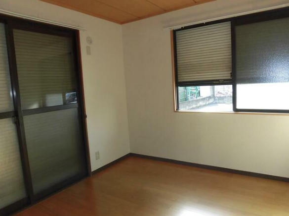 居室・リビング　角部屋・三面採光・オール洋室☆