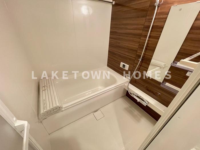 バス・シャワールーム　追い焚き・浴室乾燥機能付の浴室です。