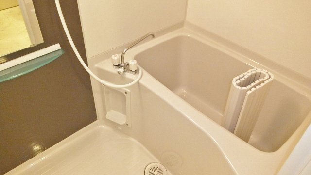 バス・シャワールーム　綺麗な浴室です