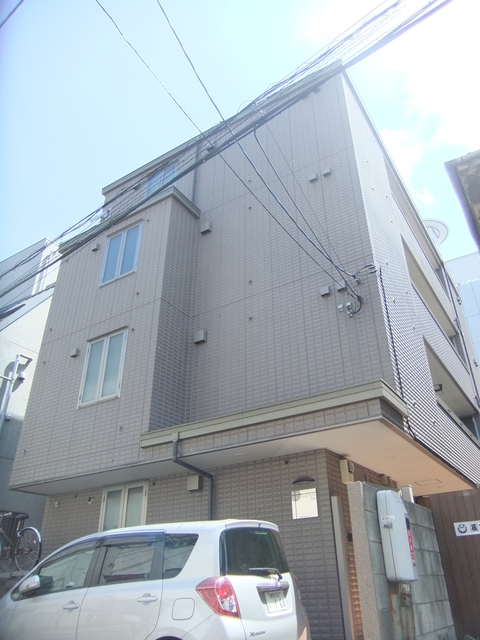 建物外観　西新宿駅から徒歩２分♪