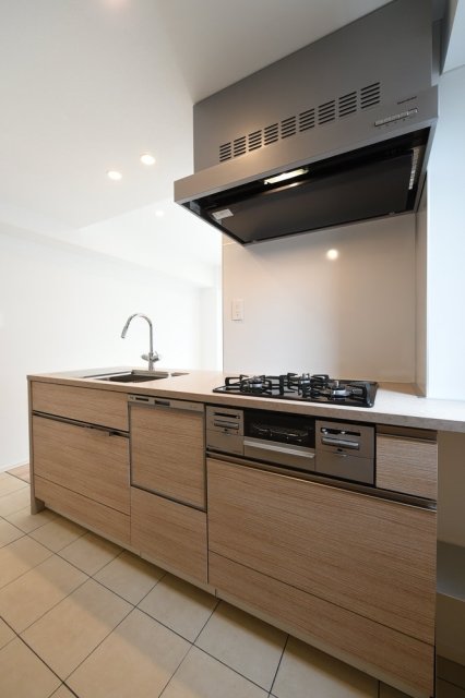 キッチン　コンパクトなキッチンで掃除もラクラク