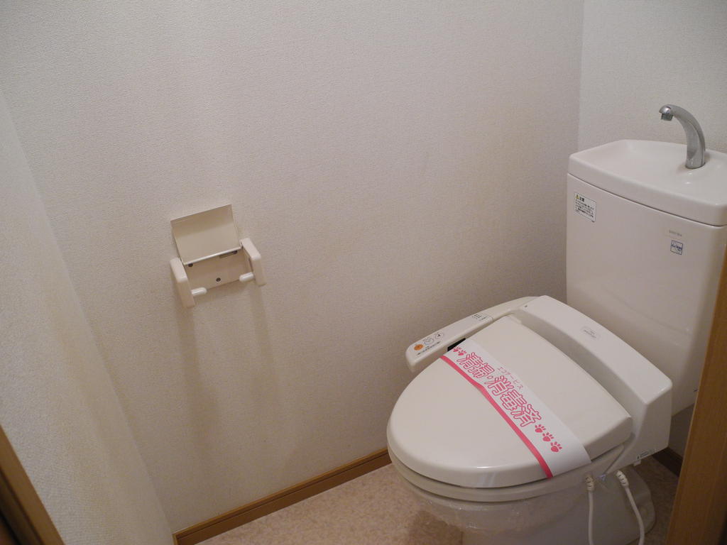 トイレ　温水洗浄便座