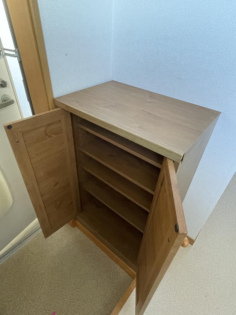 玄関　玄関収納あり