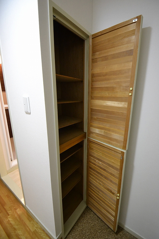 玄関　※室内は現状を優先とします