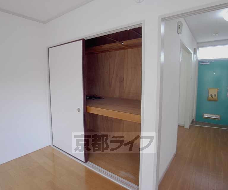 収納　押入れサイズの収納は、たっぷり入ります