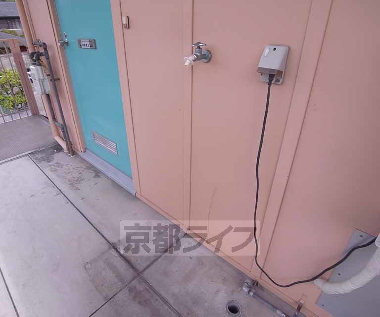 その他部屋・スペース　洗濯機は、玄関横に設置