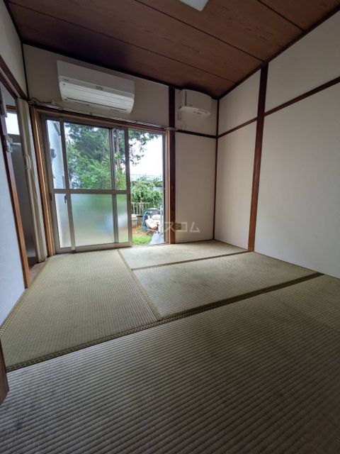 栗山ハイツの居間写真