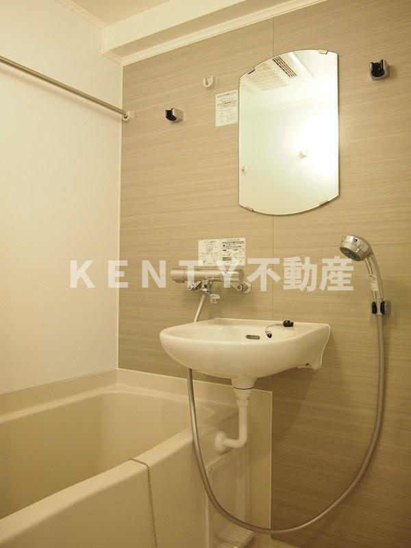 バス・シャワールーム　ゆったり過ごせるお風呂です