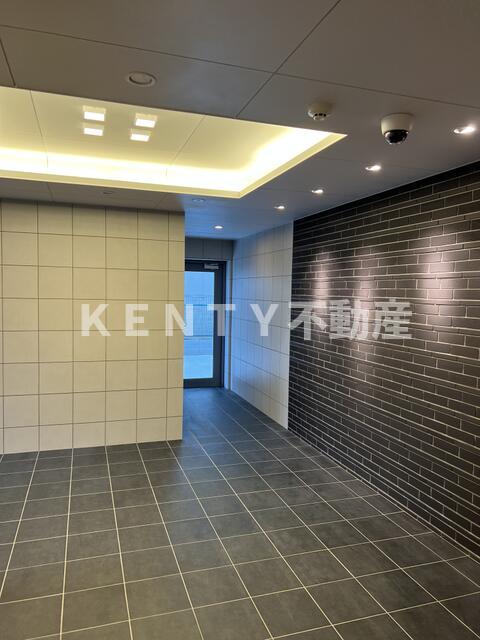 エントランス　落ち着いたエントランスです