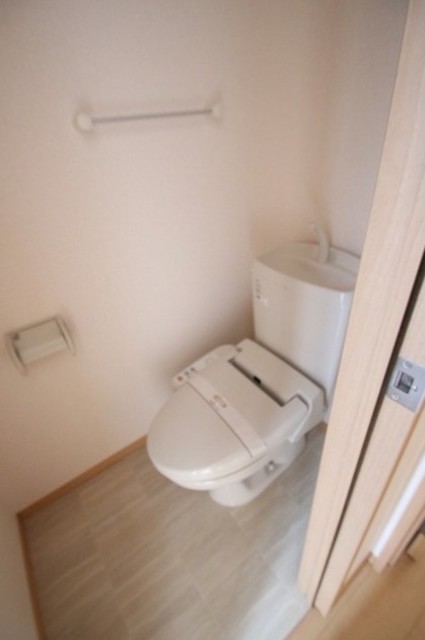 トイレ　別部屋参考。