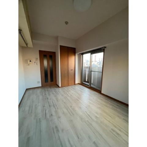 居室・リビング　室内