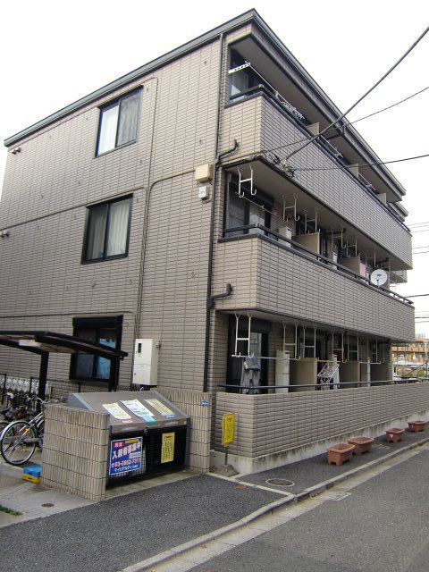 建物外観　防犯カメラが不審者の抑制につながります！！