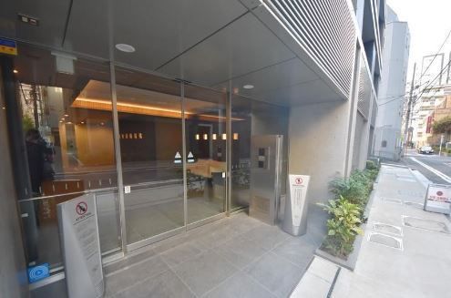 エントランス　落ち着いたエントランスです