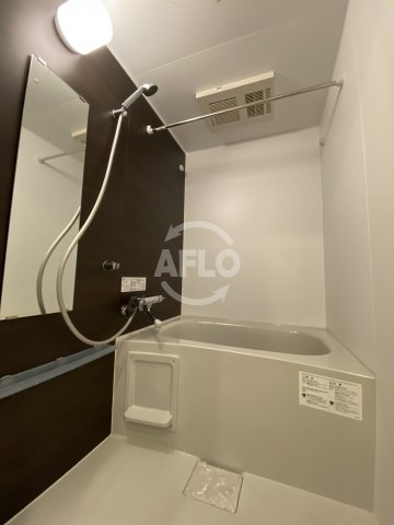 バス・シャワールーム　TLRレジデンス本町WEST　バスルーム