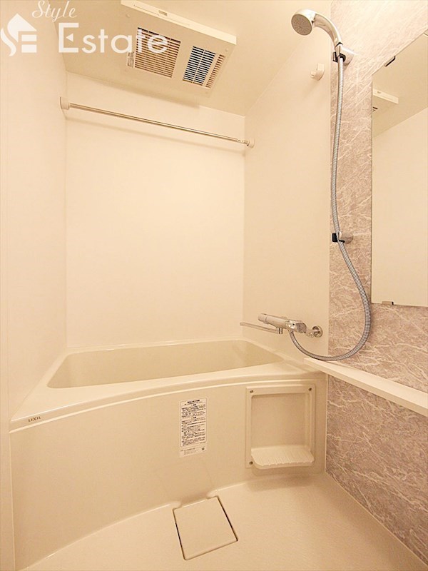 バス・シャワールーム　バスルーム